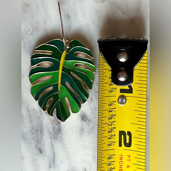 Monstera plant leaf dangle earrings | Gold tone - Picture 6 of 6